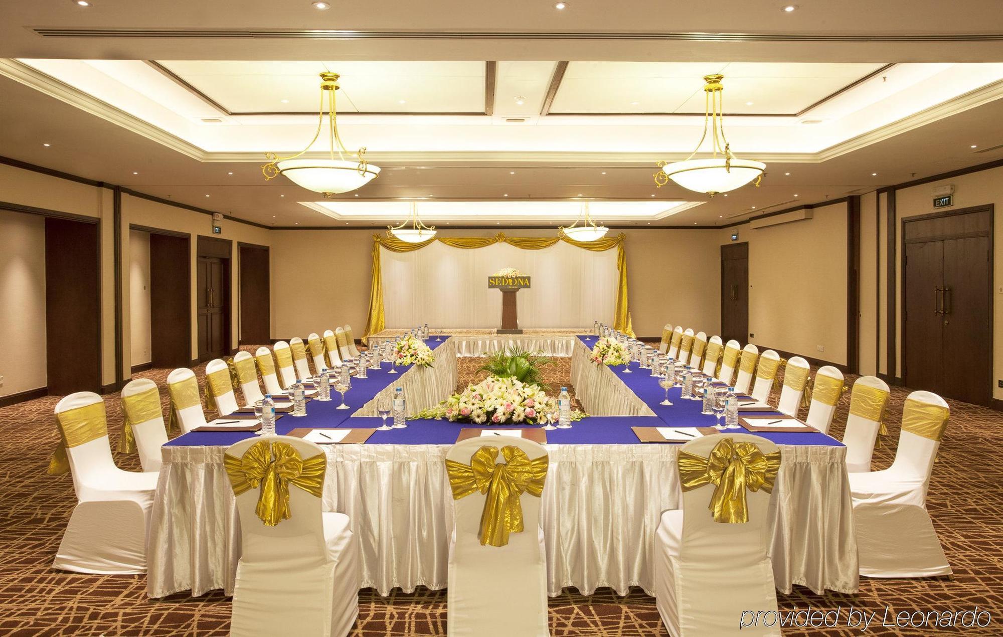 Sedona Hotel Yangon Bagian luar foto
