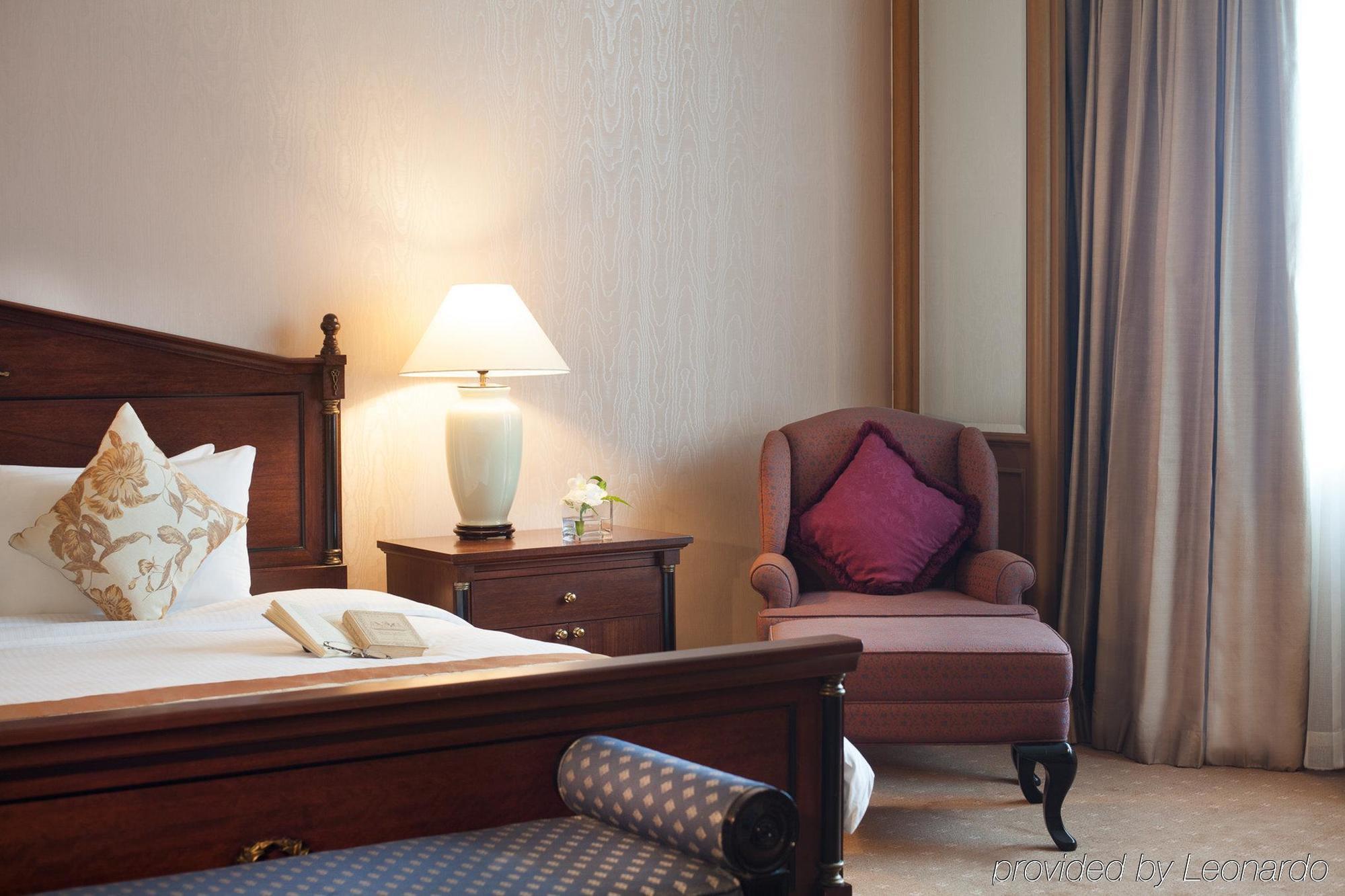 Sedona Hotel Yangon Bagian luar foto