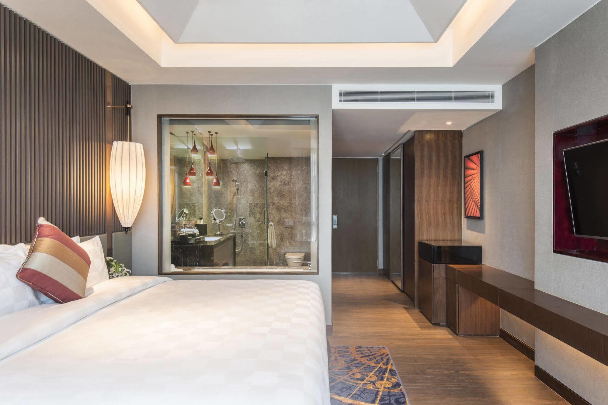 Sedona Hotel Yangon Bagian luar foto